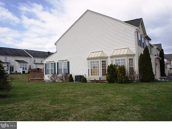 2nd image of 139 N Savanna Dr