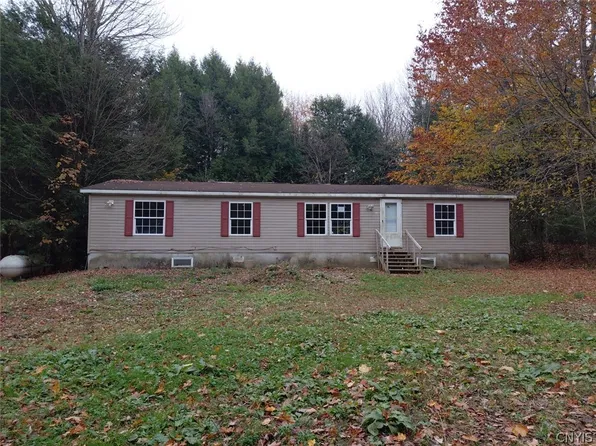 34 Lindsay Ln, Hastings, NY 13076