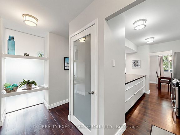 5th image of 8111 Yonge St #309