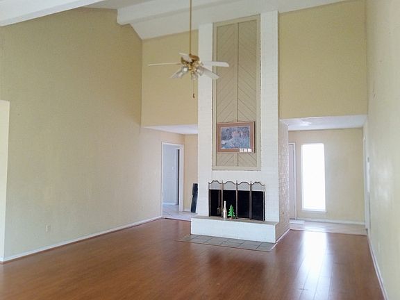 3rd image of 2846 Colony Dr