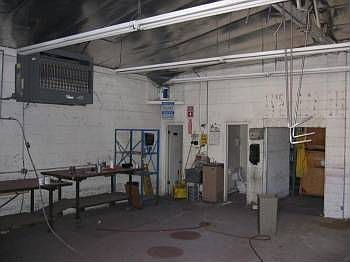4th image of 929 W Hyde Park Blvd