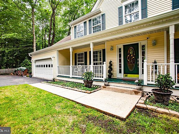 Full front porch