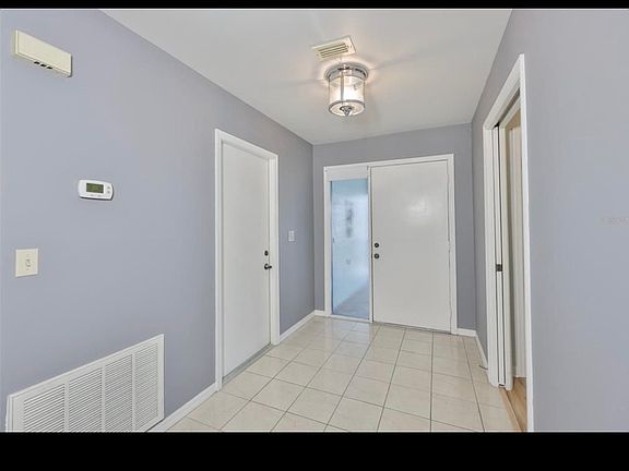 4th image of 2514 Locksley St
