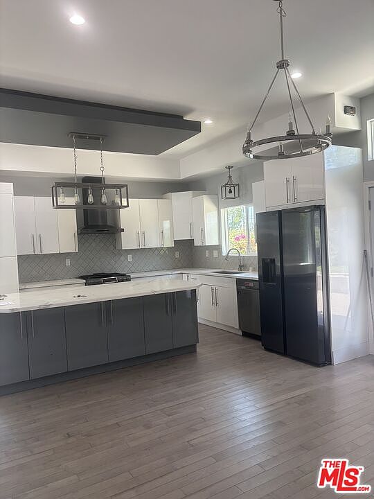 7925 Kittyhawk Ave, Los Angeles, CA 90045 | Zillow