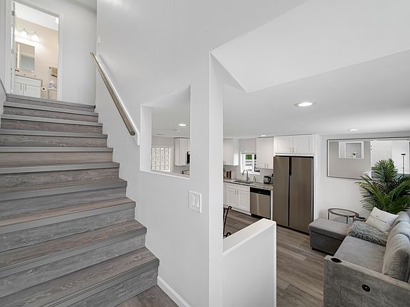 2nd image of 1846 Wesley Ave #3