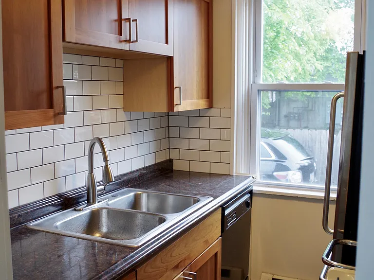 92 Vernon St #1 — Photo 7