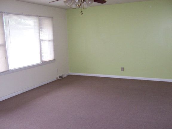 2nd image of 709 Annieline Dr