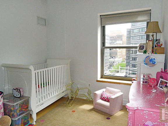 5th image of 110 Livingston St APT 6G