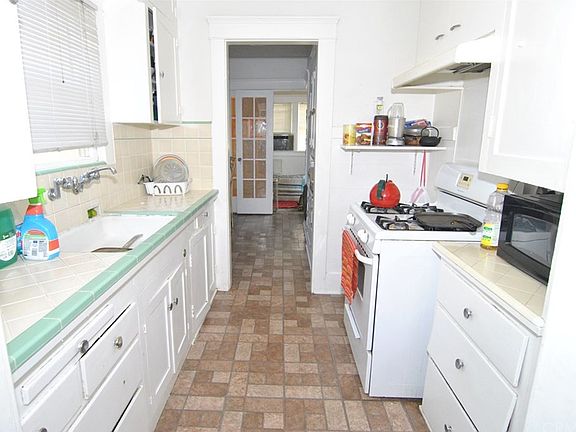 5th image of 740 N Claudina St