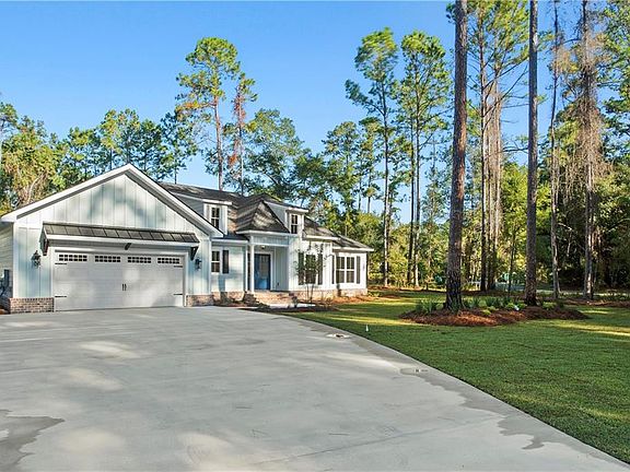 2nd image of 1140 NE Winterberry Dr