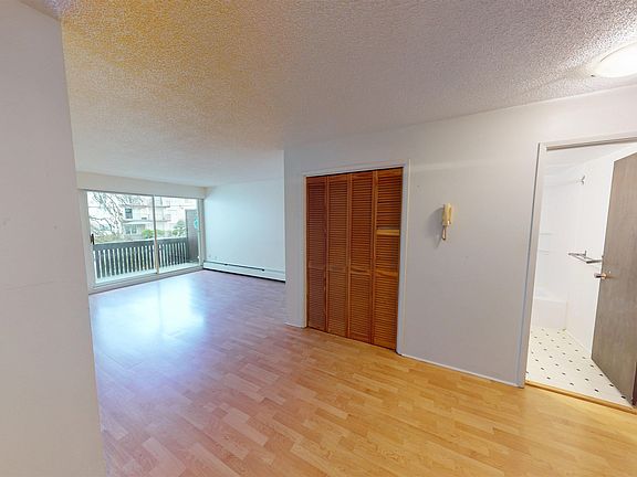 4th image of 910 5th Ave #206