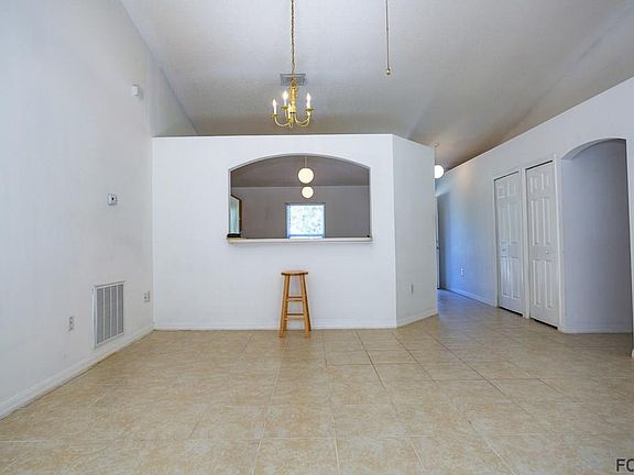 2nd image of 8 Wood Aspen Ln