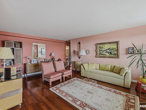 3rd image of 6040 Boulevard East #5D