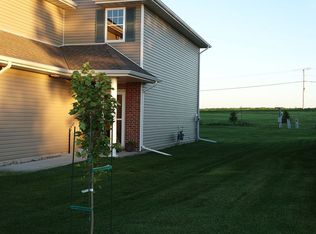 8527 Ridge Hollow Dr, Lincoln, NE 68526