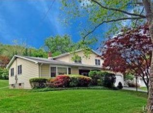 11 Blenheim Dr, Easton, PA 18045