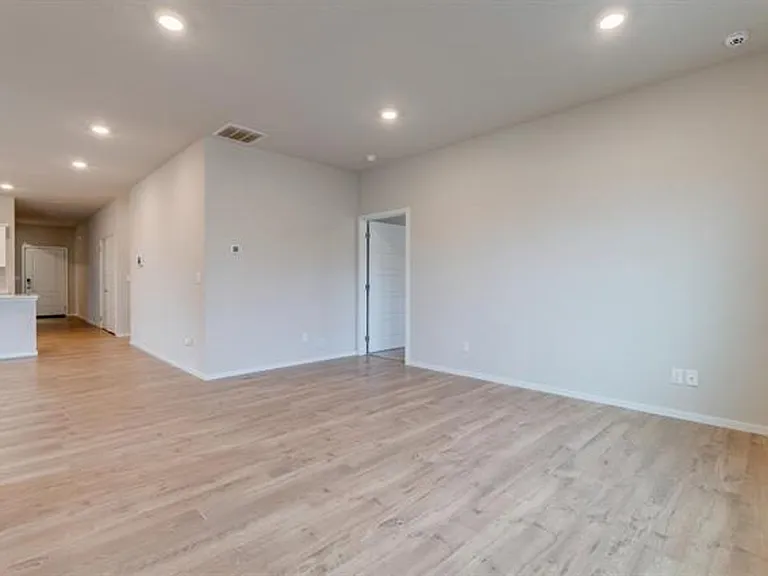 8207 S Avery Rd — Photo 10