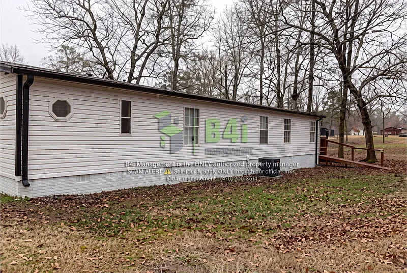 3 bed, 2.0 bath, 1512 sqft, $1,595 — Photo 2