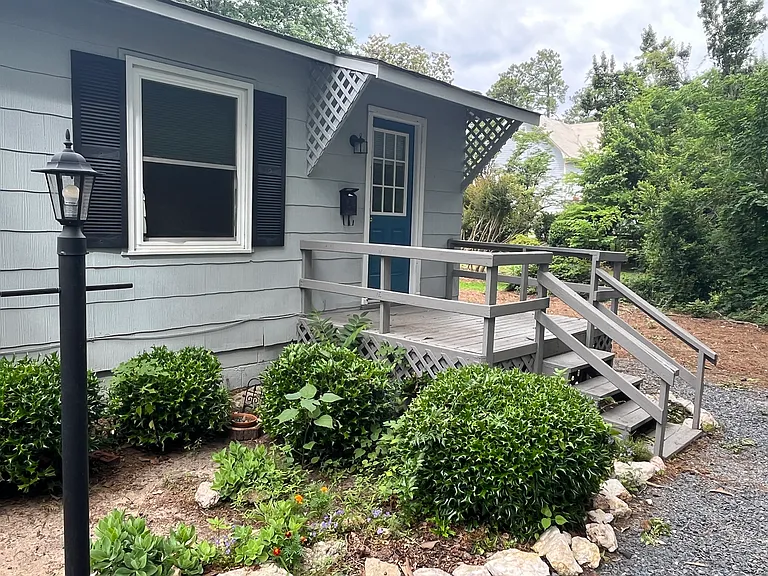 310 N Bennett St — Photo 16