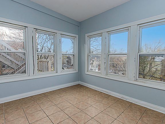 3rd image of 2904 N Rockwell St APT 3