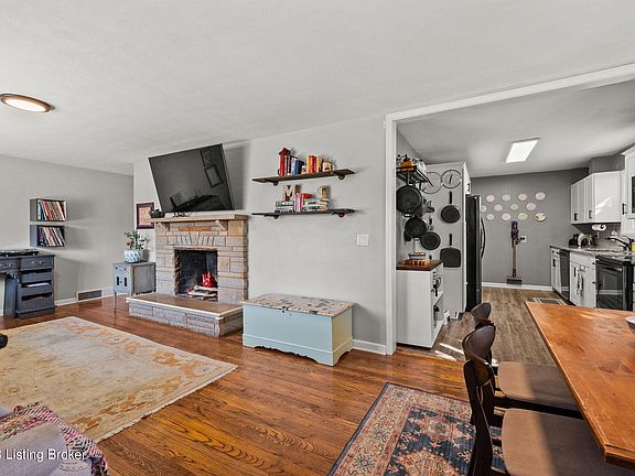 5th image of 3325 Furman Blvd