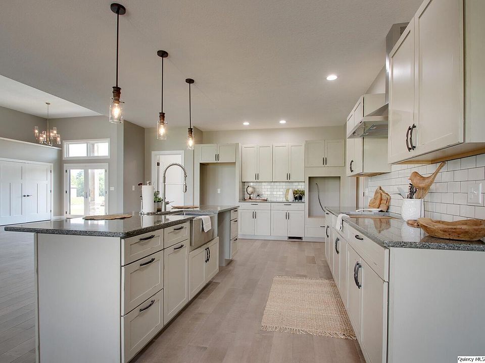 4331 Bryant Dr Quincy, IL, 62305 Apartments for Rent Zillow