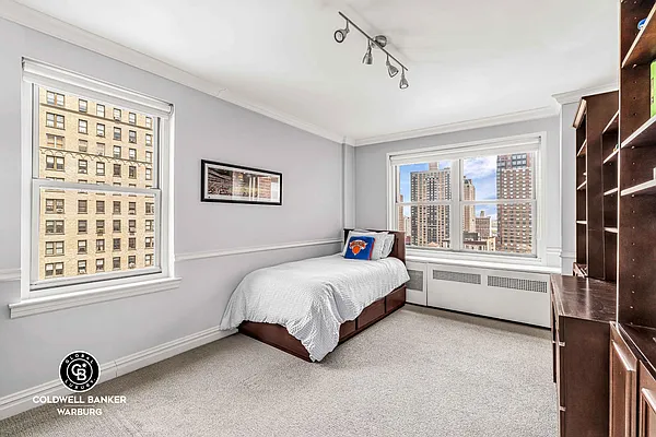 Sold by Coldwell Banker Warburg | media 9