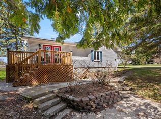 612 Karen St, Laurentian Valley, ON K8A 4Y9