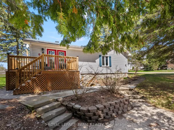 612 Karen St, Laurentian Valley, ON K8A 4Y9