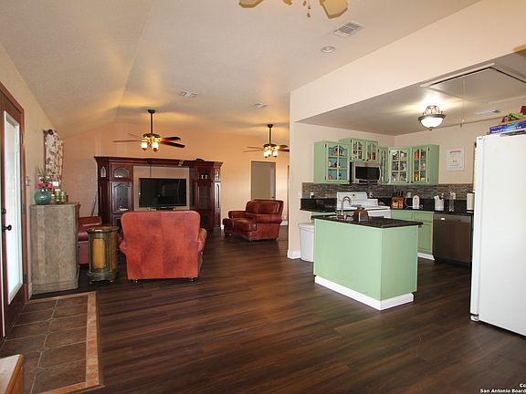 4th image of 177 Lake View Circle