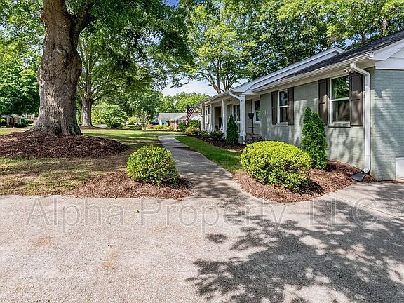 3rd image of 804 N Weston St