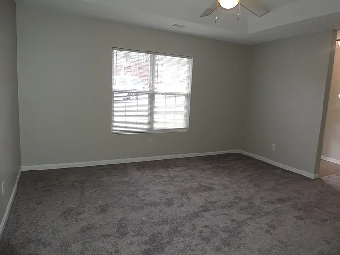 3881 Crest Dr — Photo 16