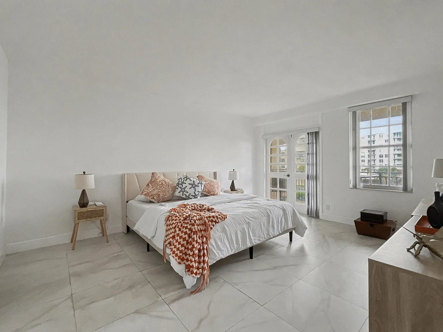 1 bed, 1.5 bath, 891 sqft, $3,700 — Photo 4