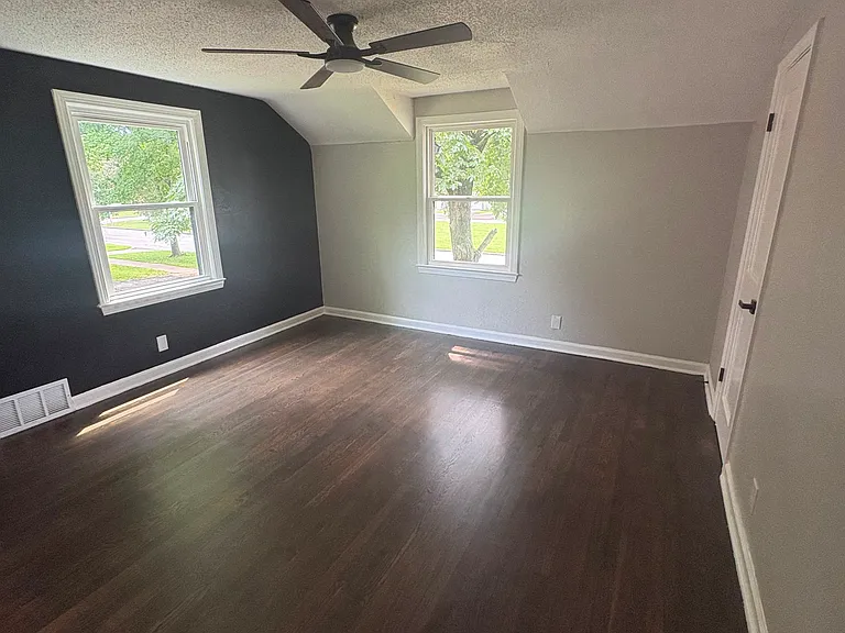 3300 E Meyer Blvd — Photo 4