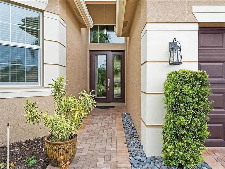 6670 Marbella Ln — Photo 3