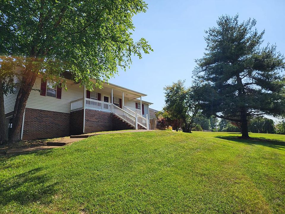 1st image of 3255 Lindenwood Dr