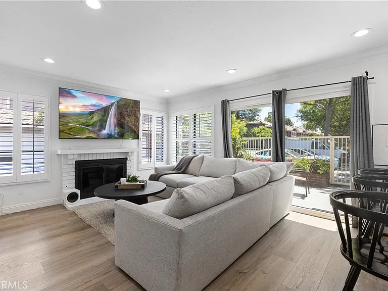 16702 Newberry Ln — Photo 11
