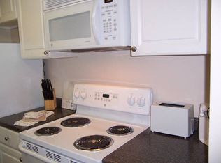 369 Simmonsville Ave APT 4202, Johnston, RI 02919