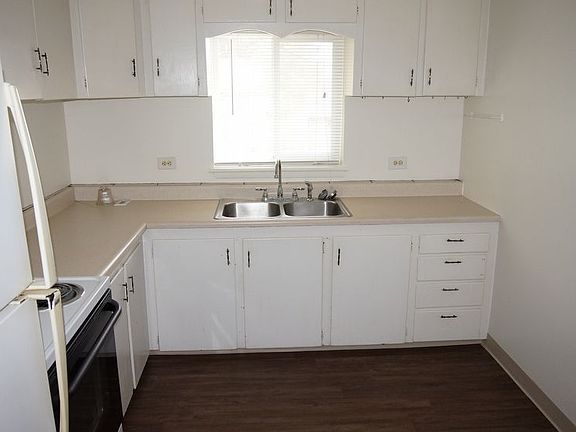 5th image of 2200 S Cherokee St #0