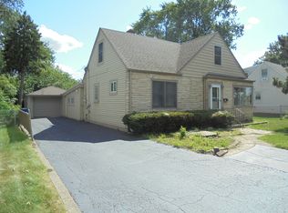 23 Golfview Dr, Melrose Park, IL 60164