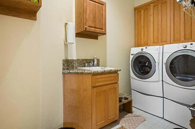 4 bed, 2729 sqft, $5,800 — Photo 4