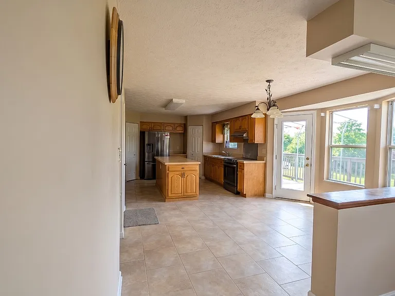 3129 Westwind Dr — Photo 7