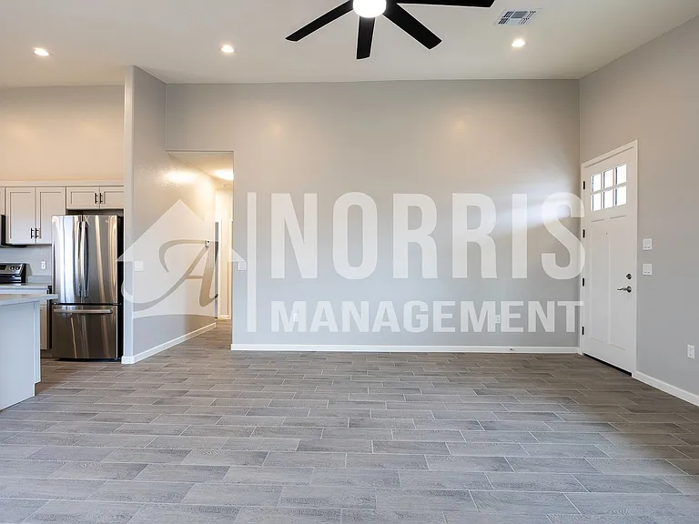 12532 W Delwood Dr — Photo 7