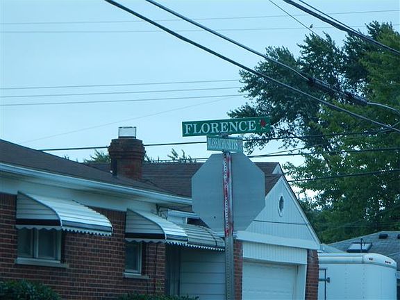 5th image of 19020 Florence St