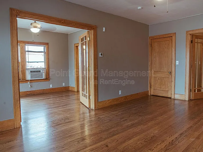 1318 N Robinson Ave — Photo 28