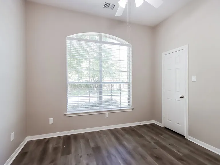 25589 Oakhurst Forest Dr — Photo 14