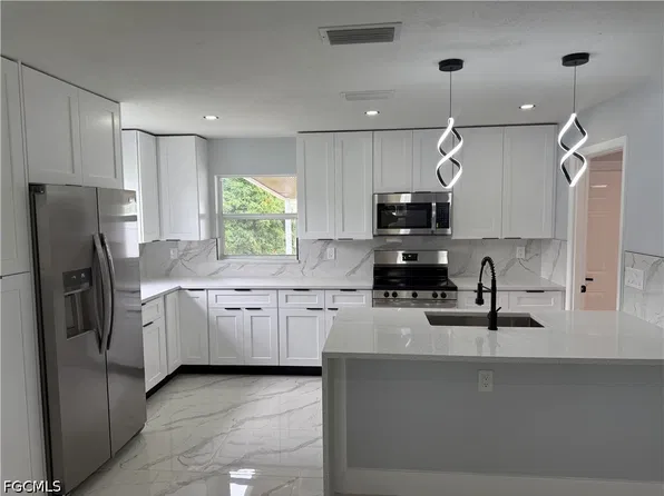 31 Andora St, Lehigh Acres, FL 33936