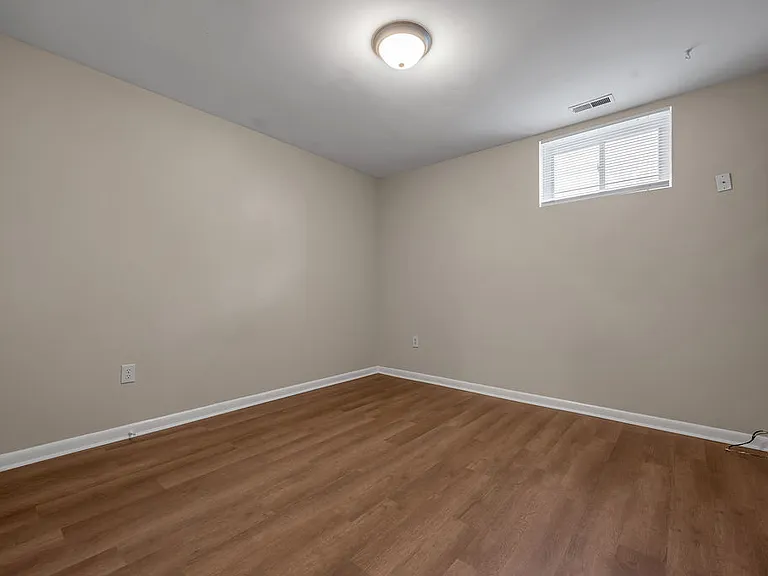 833 Malabu Dr — Photo 31