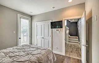 2403 Everett St #C — Photo 8