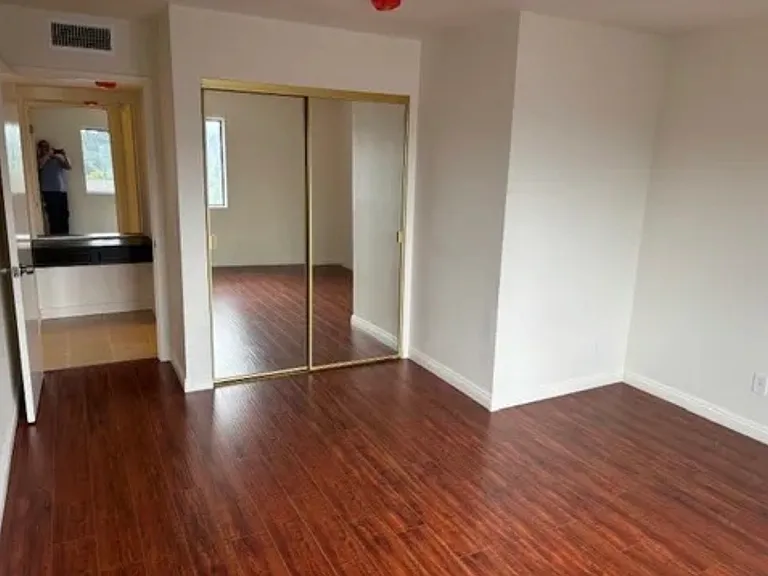 One Bedroom One Bath - $2,195/month - Prime West LA - Barrington and Pico — Photo 2