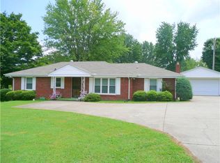 311 S Hummingbird Ln, Dickson, TN 37055